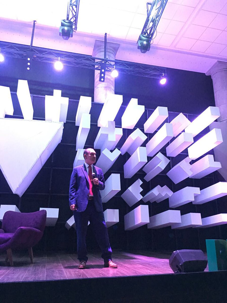 RetoNegUDLAP's tweet photo. Gracias a Arnoldo de la Rocha por su conferencia “El Sueño Mexicano” en #rnUDLAP17 https://t.co/tRe6hc0VlA
