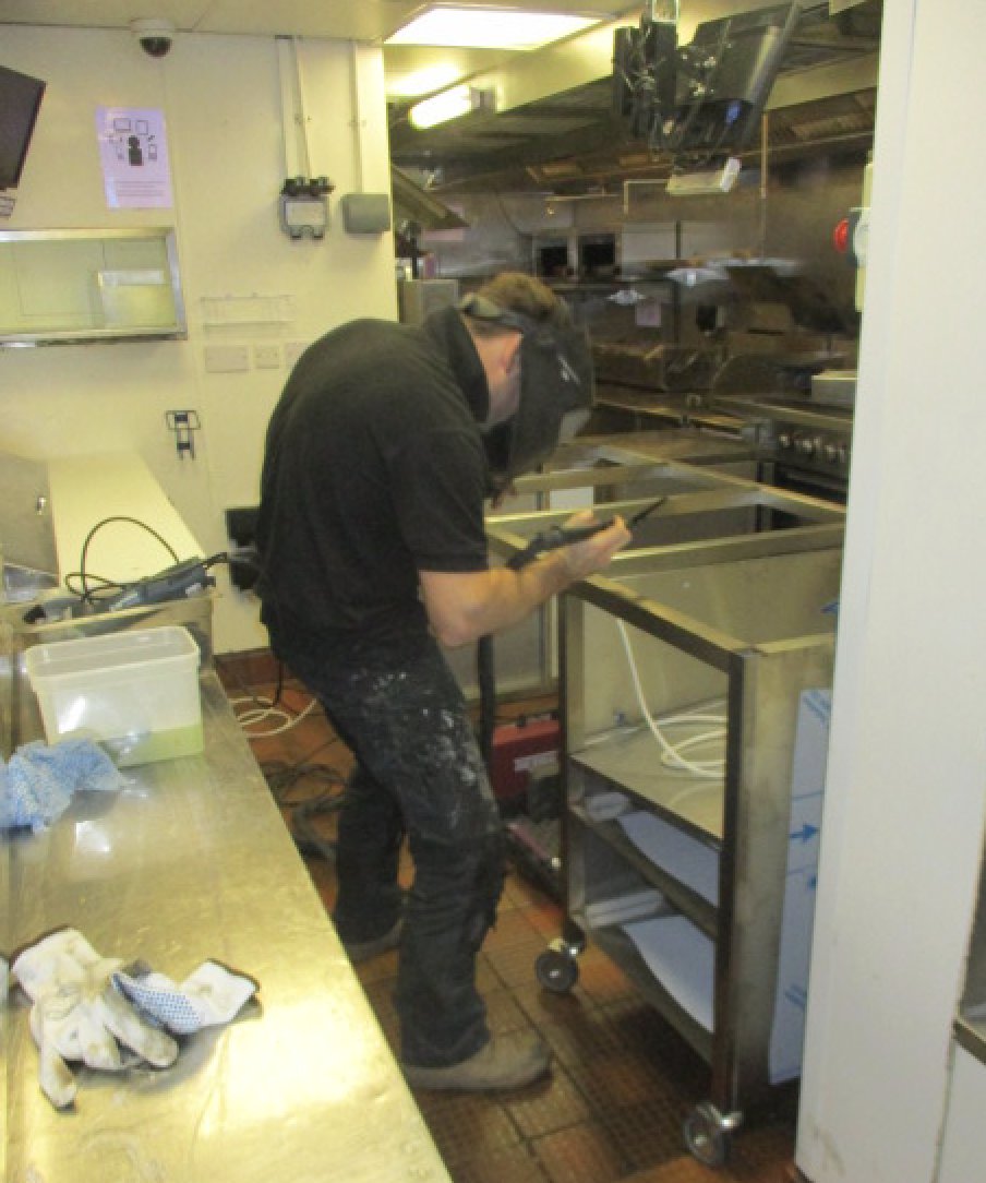 willisjenkins4's tweet photo. Here’s a replacement heated pass and bain marie, supplied, welded, assembled, tested and commissioned overnight! (Central London W1) https://t.co/yGYzUsQVq9