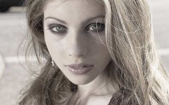    We wish a very happy birthday to the gorgeous Michelle Trachtenberg! ¡Feliz cumpleaños 