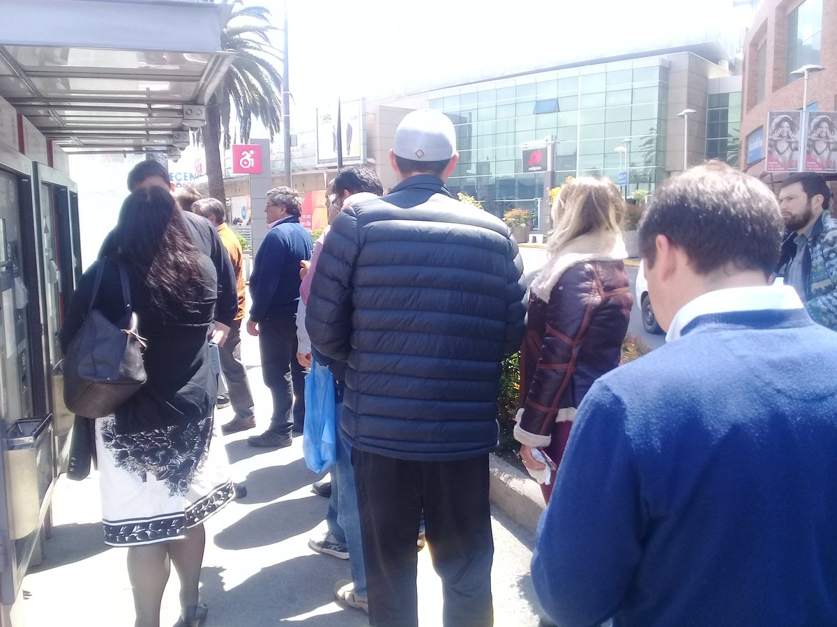 @MallAraucoPlazaNorte @ElMercurio_cl Pago estacionamientos. Así se legislo para los ciudadanos ... mierda abuso atropelló sólo una caja