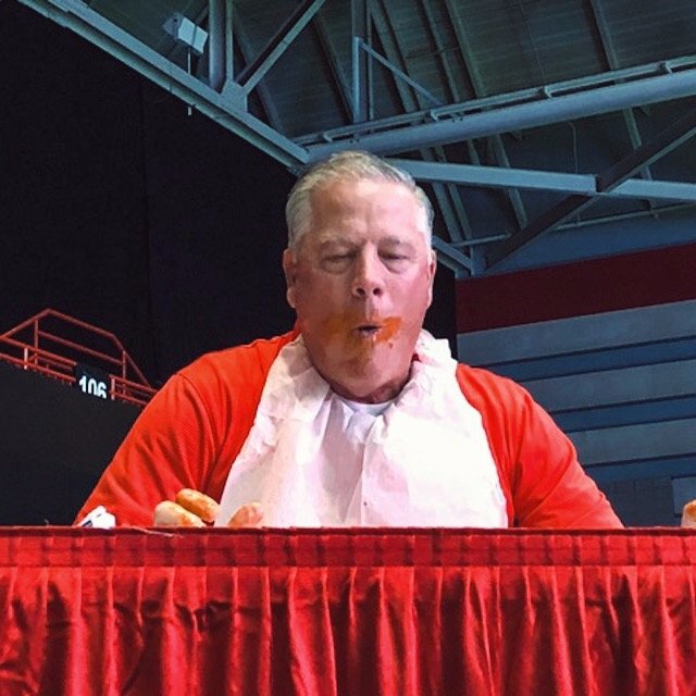 bankofmissouri's tweet photo. Victory! John Thompson, Pres. of the #bankofmo, won the wing-eating competition at @GoSoutheast Trivia Night. Thanks to all who joined! https://t.co/BXQDFmdFyJ