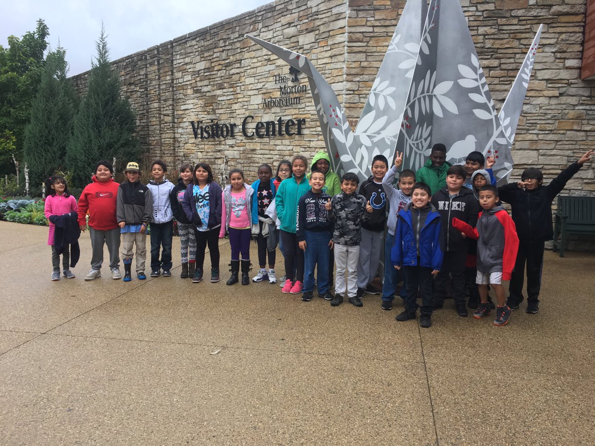 MsOrsi's tweet photo. YC students checking out Origami at The Morton Arboretum https://t.co/4LcJ1wiUPs