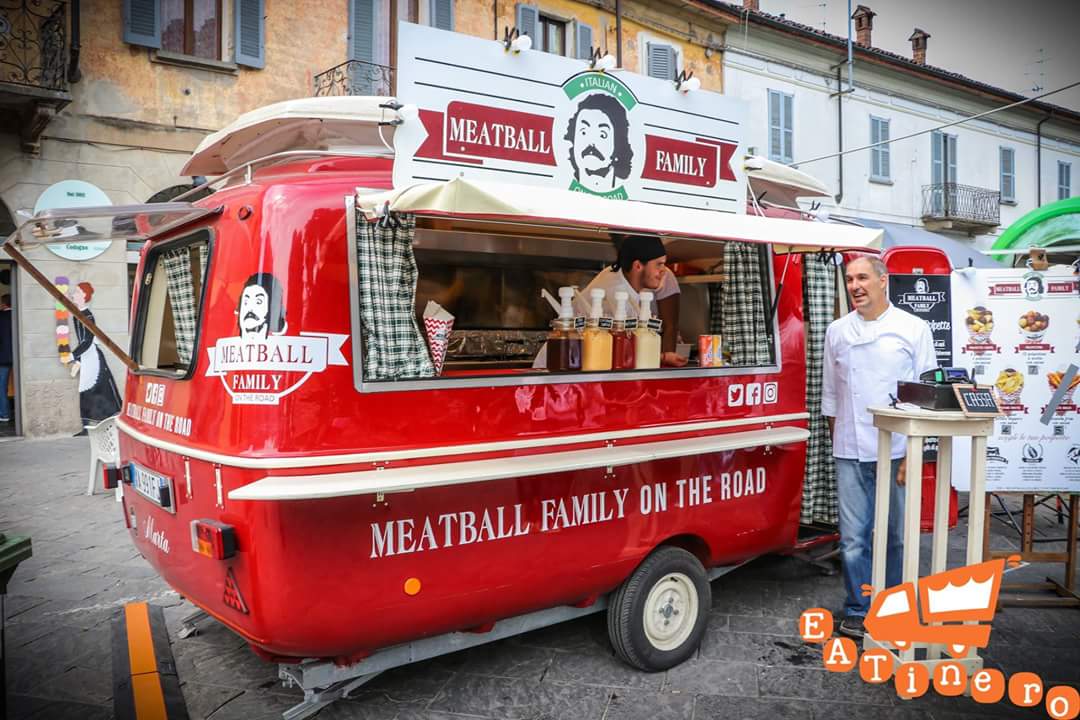"Sbabbari, uomini di inaudita fame" è in arrivo un carico di 
Polpette "eccezzziunali veramente" a #EatineroPersiceto con <a href="/meatballfamily_/">The Meatball Family</a> 😋