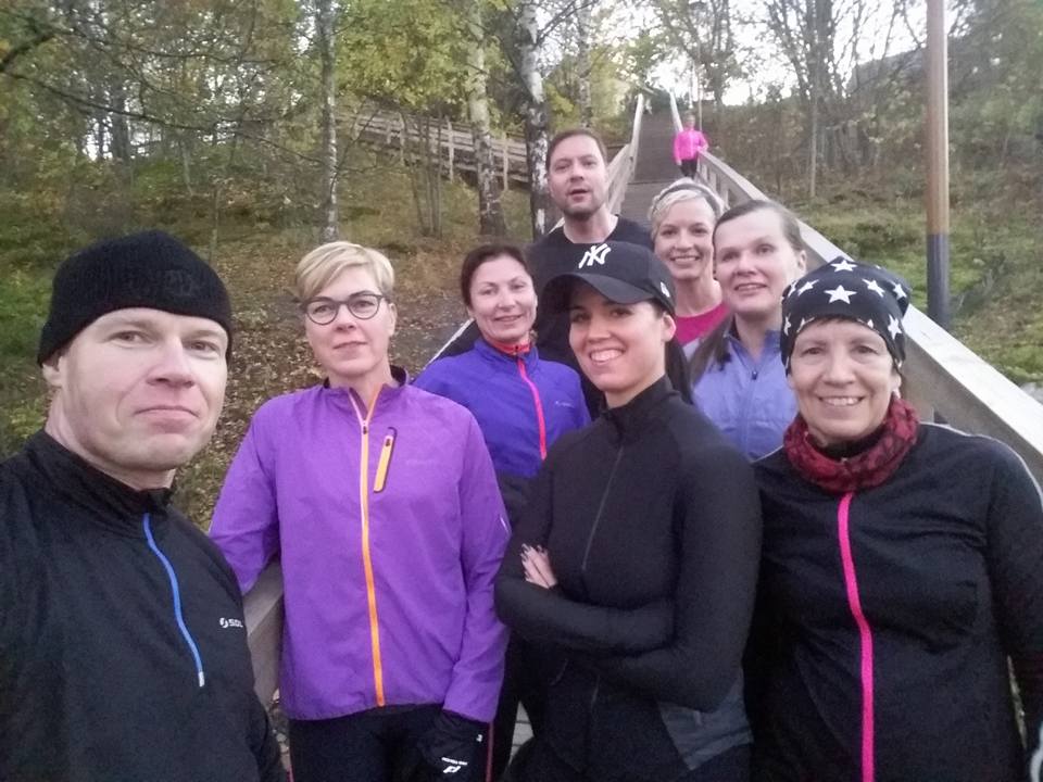 TaruMKoskinen's tweet photo. Ihan parasta treeniä toimistossa päivät töissä oleville: #ulkotreenit #portaat #turku #kuuvuori #liikunta #ilo https://t.co/r79C6RE4H3 ❤️👍👏💪 https://t.co/8vh8JkpPRD