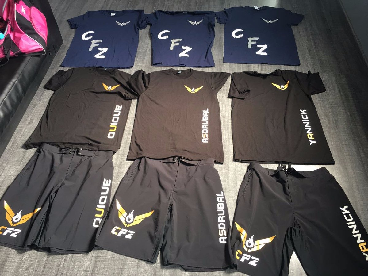 ValerieBoissieu's tweet photo. Ya están listos nuestros uniformes para #BattleOfBoxes😍#Crossfit #AhíTeVamosMty https://t.co/5Gs1lLDdPq