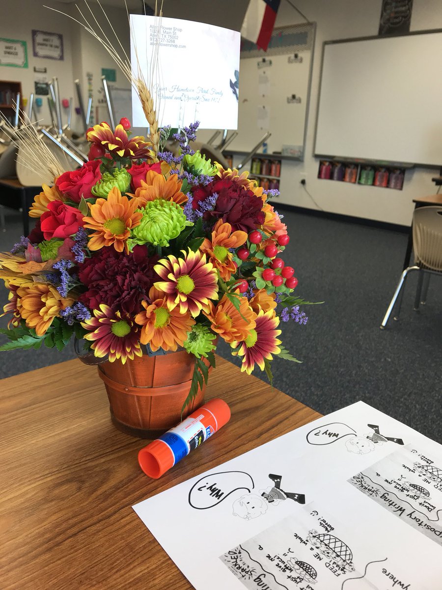 nab_linda's tweet image. Husband collaborating with 4th Grade Writing:Expository Essay (Fall). #besthusband #descriptivelanguage. #whosayshe’snotlistening