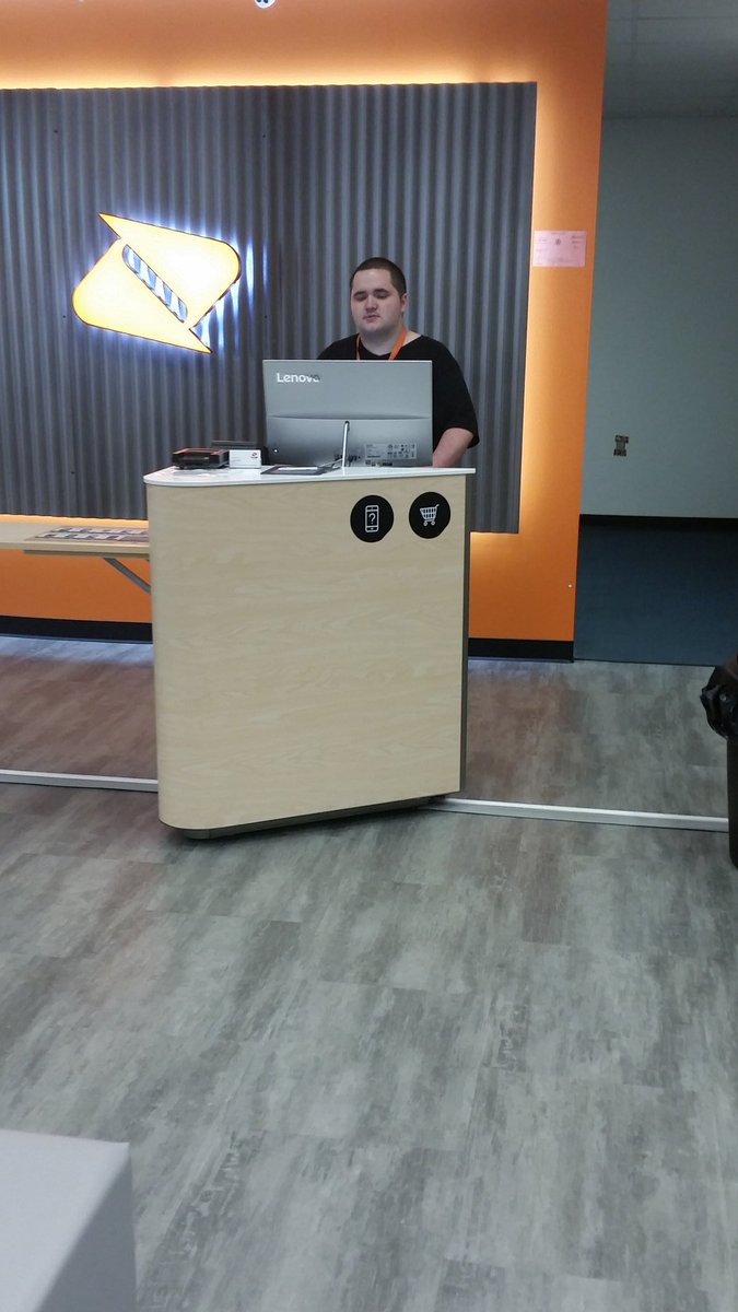 Boostnewburghny's tweet photo. New employee training in full effect, ready to make some sales!! @Boostnewburghny @marymedico2 https://t.co/J47xqKSxXk