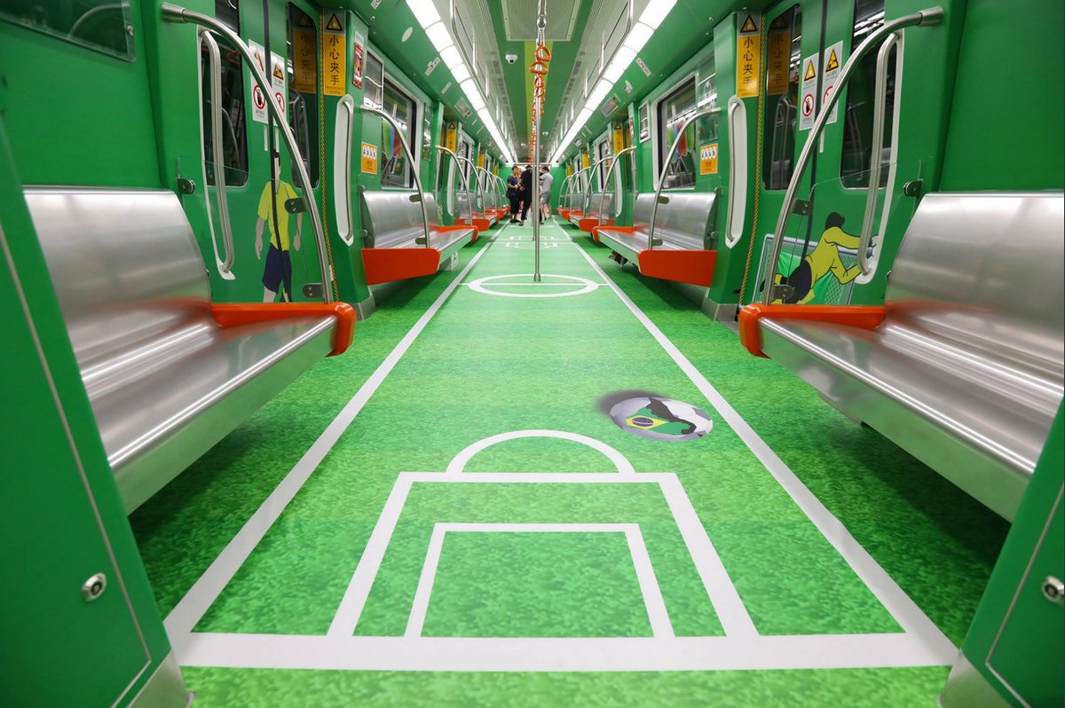 Sport_Web_I's tweet photo. Envie de basket ? | @jpsiutat

Un #Nudge découvert dans le métro en Chine | @NudgeSport https://t.co/z5MHd1jLzF