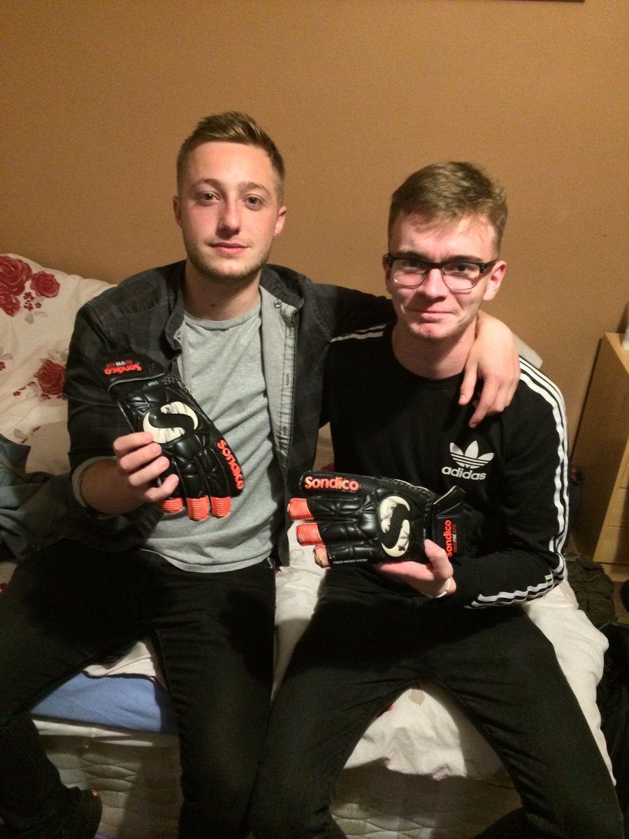 CottamCeltic's tweet photo. COMPETITION TIME
FOLLOW and RETWEET to win these sign @davidtalb_ keeper gloves following today OUTSTANDING performance. https://t.co/Nj6Msgly63