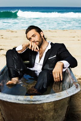                                        (*   )=3!!

HAPPY BIRTHDAY!!! Hugh Jackman!!              