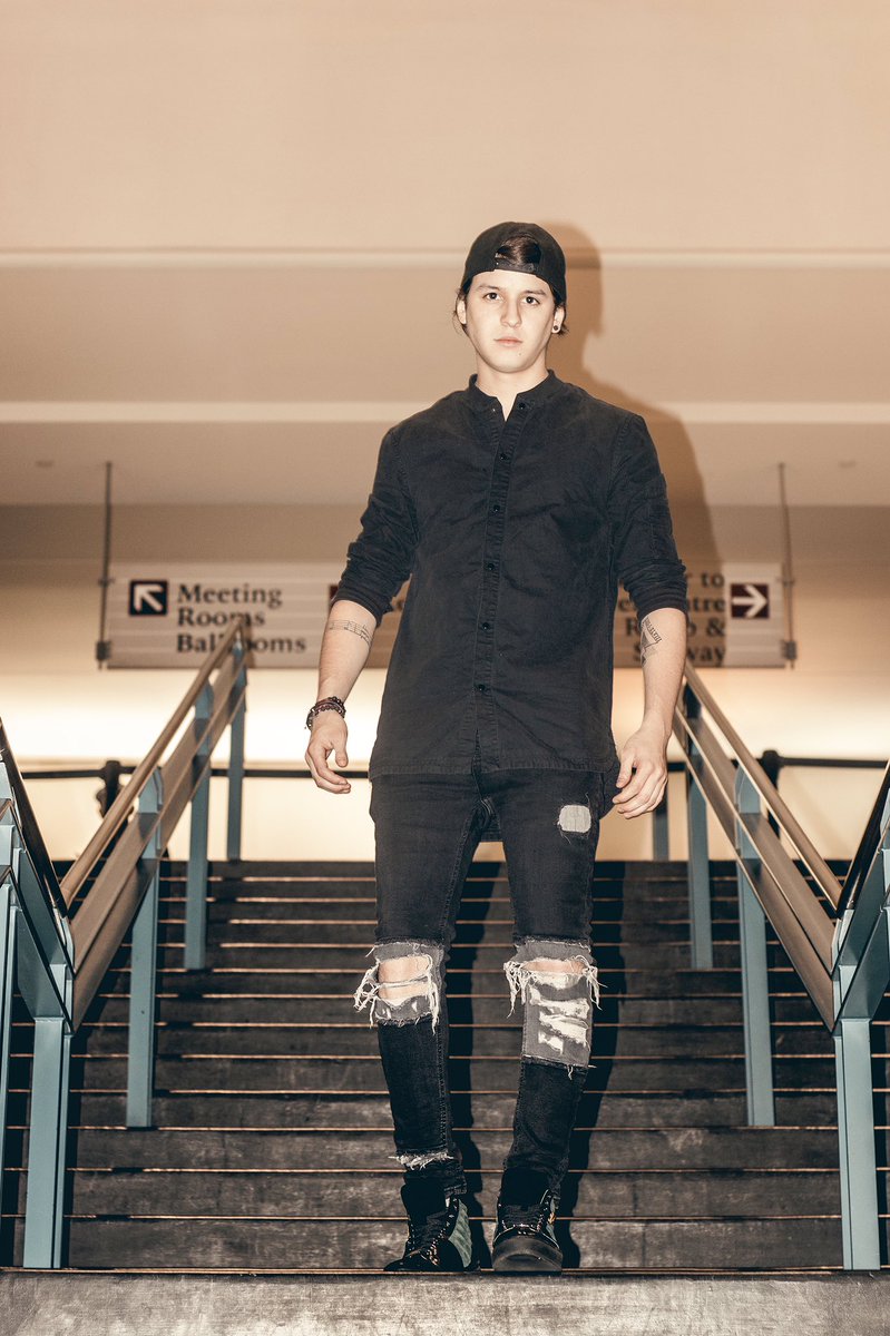 christophervele's tweet image. 😘