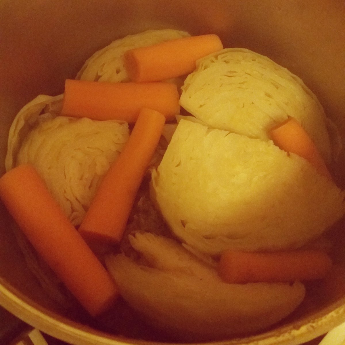KarolineCurles's tweet photo. @Vash_505 Lamb in cabbage with carrots, real autumn food 😉 https://t.co/WjMeyJEj8H