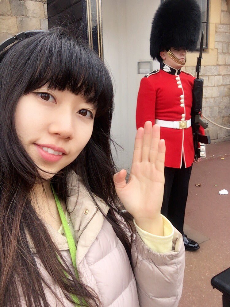 Uzivatel 華音 Na Twitteru イギリスのクイーンズガード 最初は置物かと思ったぐらい動かなくてびっくりしたけどよく見たらちゃんと目が動いてました そして睨まれました W ダウン着るぐらいに寒かったけど クイーンズガードは我慢して立ってるって凄いなあと Uzivatel 華音 Na Twitteru イギリスのクイーンズガード 最初は置物かと思ったぐらい動かなくてびっくりしたけどよく見たらちゃんと目が動いてました そして睨まれました W ダウン着るぐらいに寒かったけど クイーンズガードは我慢して立ってるって凄いなあと