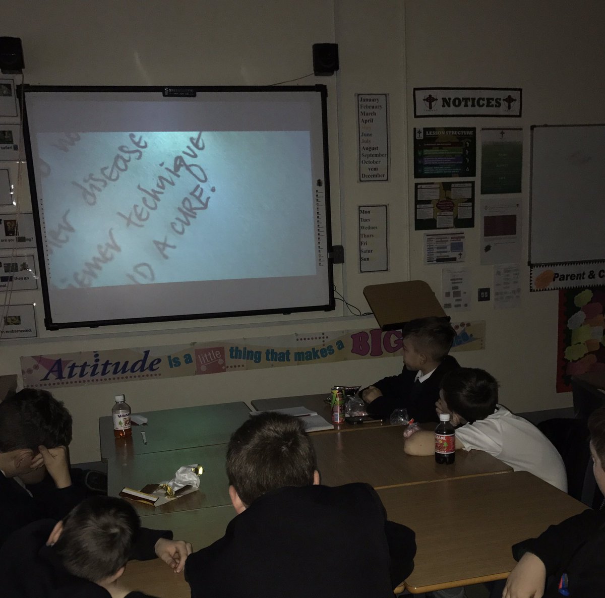 ENG_StJosephs's tweet photo. #intofilmclub watching #thehulk and enjoying some #goodies #filmtober #extendedschool #relax 🍬📽🎟 https://t.co/Fy69Bv0NjD