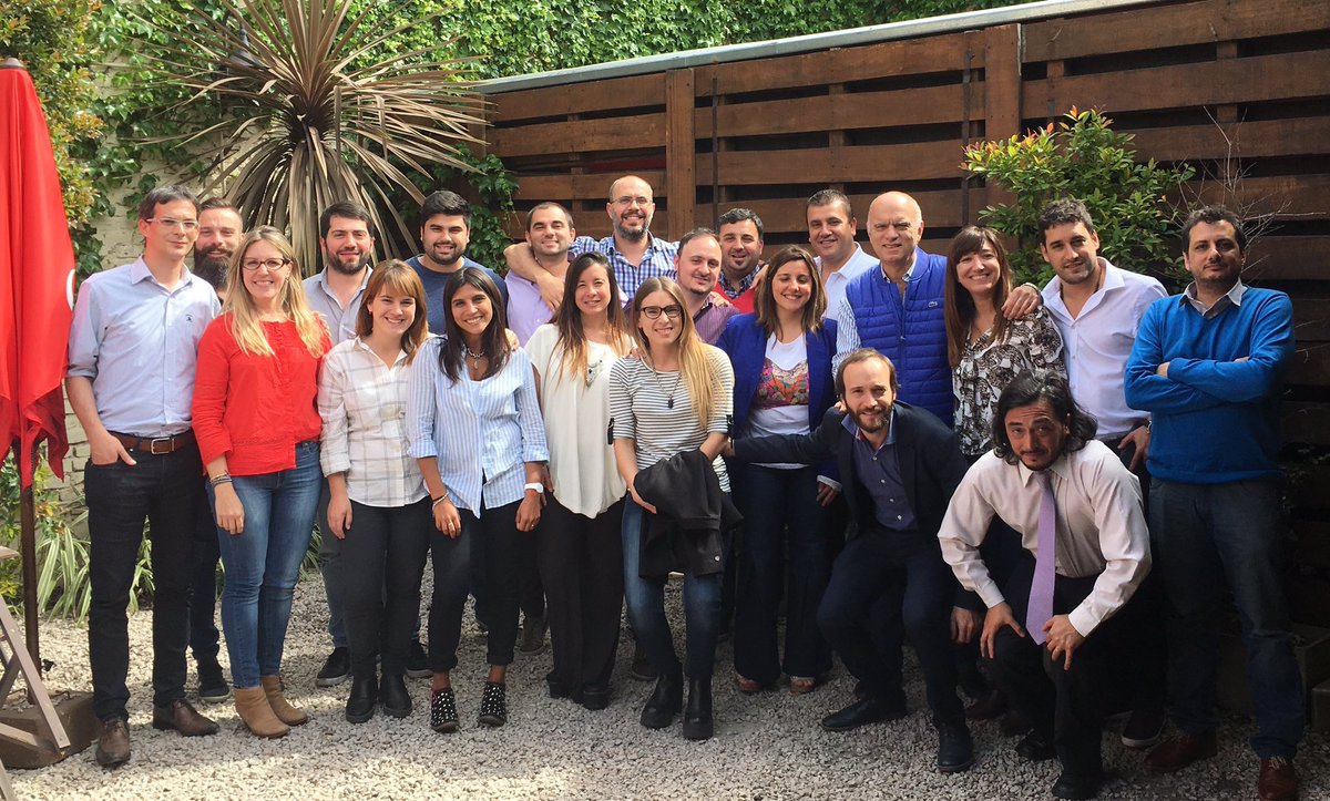 Hoy almorcé con el #GrupoCrear Juntos pensando el futuro de <a href="/lanusmunicipio/">Lanús Gobierno</a>