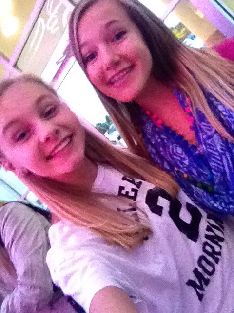 zoecanestraro's tweet photo. Happy 17th to my bestest friend!!! We spend months apart and always pick back up as if it's been a day❤️ I love you sm girly!🎉🎈 @lauryndies https://t.co/1Ud7PL5IDV
