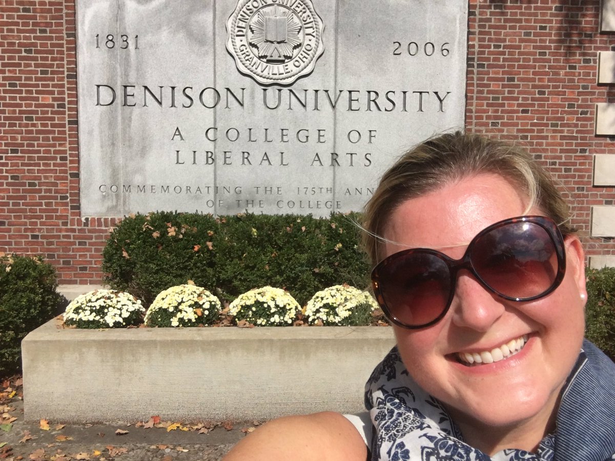 LingroLearning's tweet photo. What's going on at LingroLearning today? Campus is our happy place ❤️❤️🍁🍁 #LingroToGo #edtech #iloveCASLS #fallismyfavorite https://t.co/UXUmmhwMfu