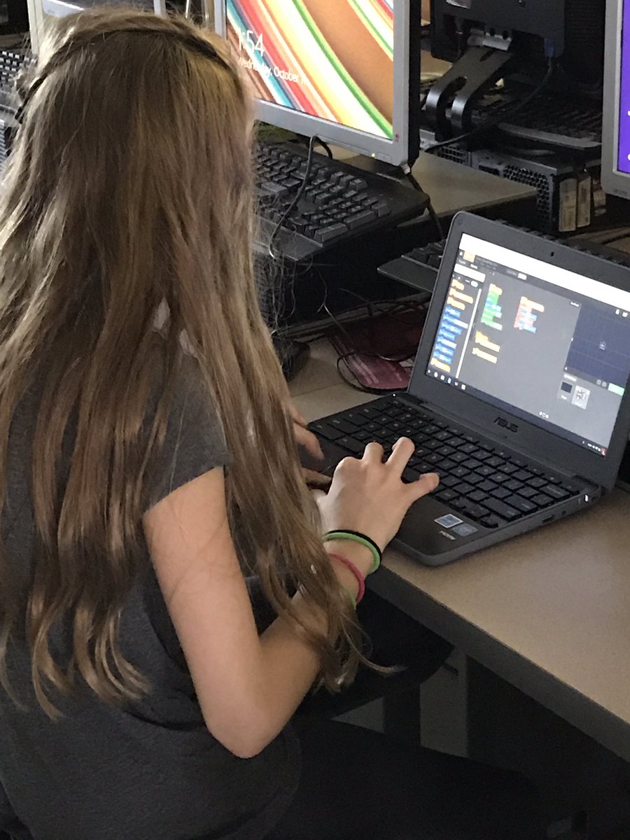 ang_ebert's tweet photo. End of a great coding quarter #ourfuture #Brunswickpride #weneedcoders #gotynker #codingfriendsarethebestfriends https://t.co/0pf9wPfYBX