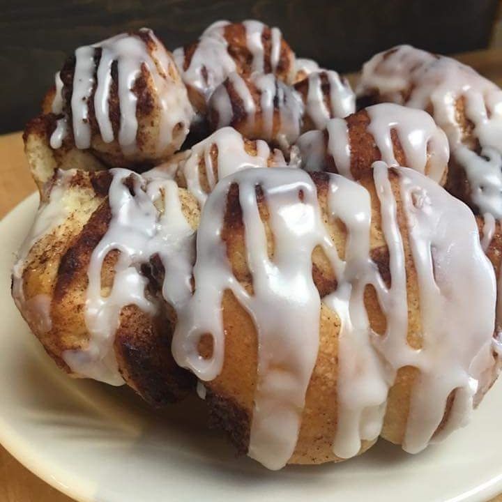 2fifty1Downtown's tweet photo. Warm, soft, fresh, oh my. This is a cin...namon roll (someone stop me please) #yumaaz #yumafood #twistedkitchen https://t.co/zd5mx56Gu7