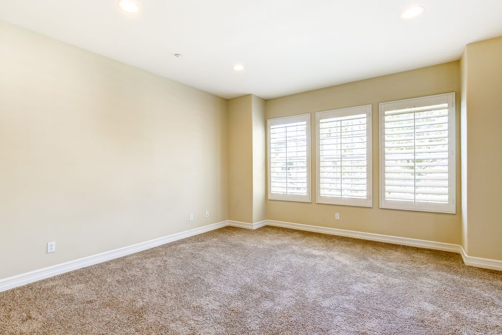 5starstagers's tweet photo. **Staged Home Of The Week**Checkout how this Ladera Ranch townhome was transformed.  Staged by #iStagers member. https://t.co/ZMbm9e0DLv