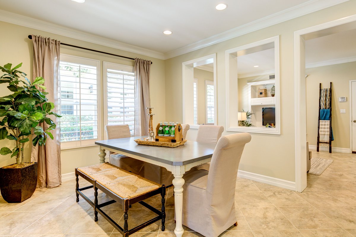 5starstagers's tweet photo. **Staged Home Of The Week**Checkout how this Ladera Ranch townhome was transformed.  Staged by #iStagers member. https://t.co/ZMbm9e0DLv