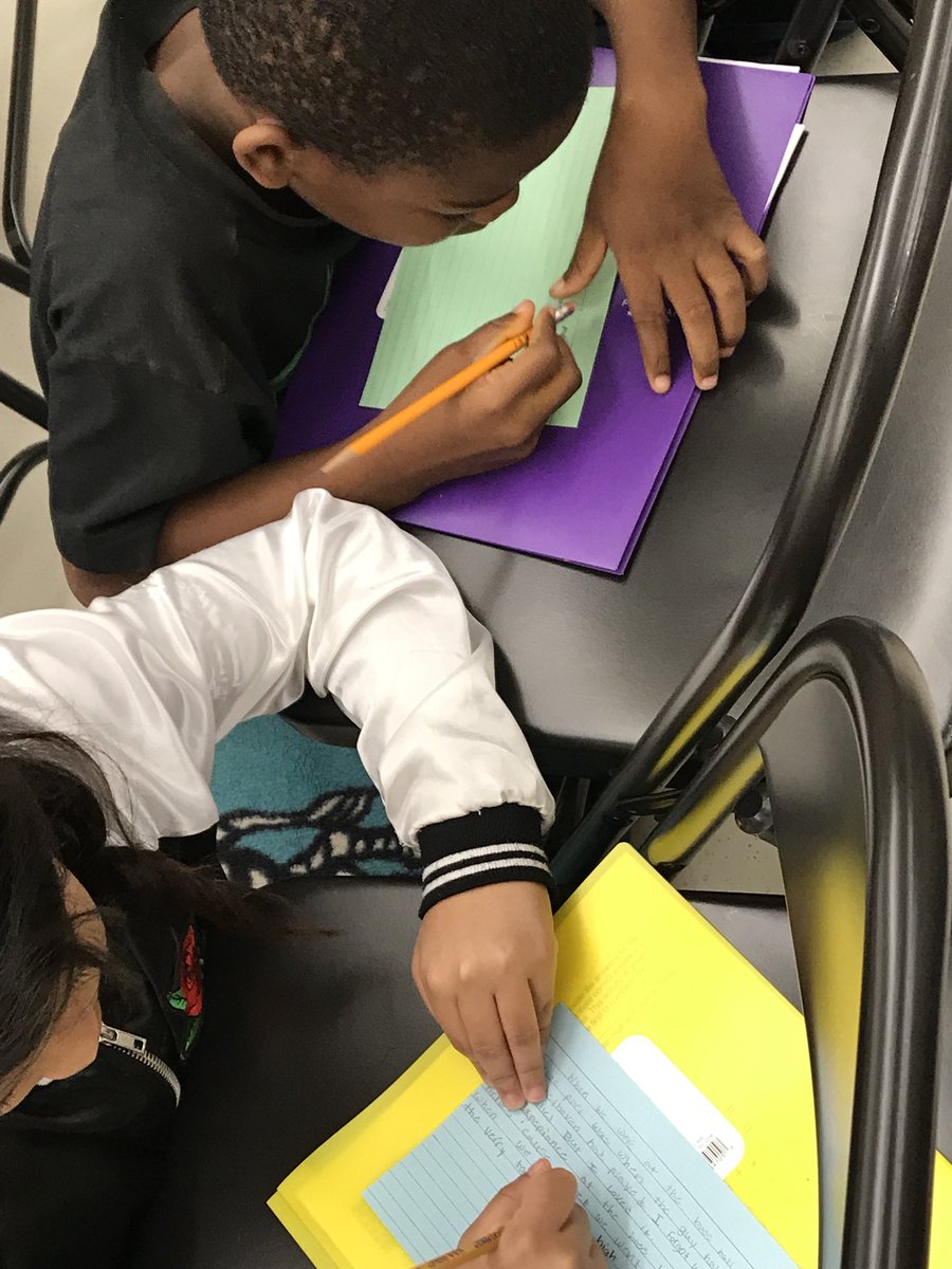 LyndaHamby's tweet photo. AVC 4th grade students critiquing Van Cliburne’s “American Hero” @ Bass Hall @charlierodJr @CastleberryFA  #avcato https://t.co/71y7EkSA8Q