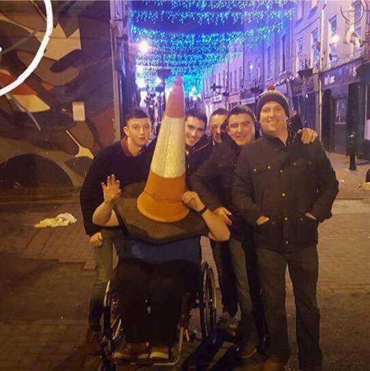 brievesrallye's tweet photo. muy muy muy fans de @Craig_Breen y sus colegas https://t.co/VbYxQ3pi6e