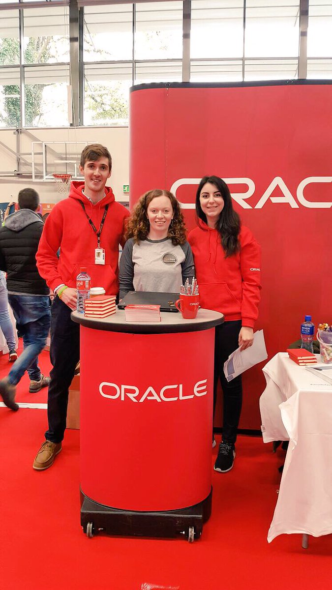 GiuliaCamera1's tweet photo. Representing #OracleDigital at #UccJobsFair17 in Cork today 😃 https://t.co/r1jMIN6zGr