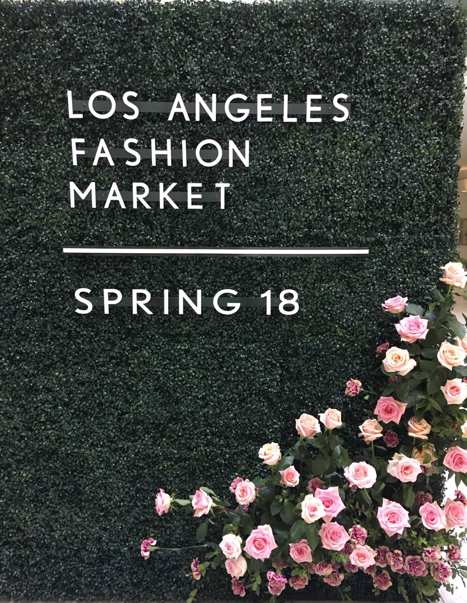 QuebecLA's tweet photo. Market Week @LAFashionDist is a wrap and #Quebec fashion was there! Rodan, Tribal, Matt&Nat, Lisette... #QuebecTrendSetting #QuebecDesign https://t.co/602vIzS2r6