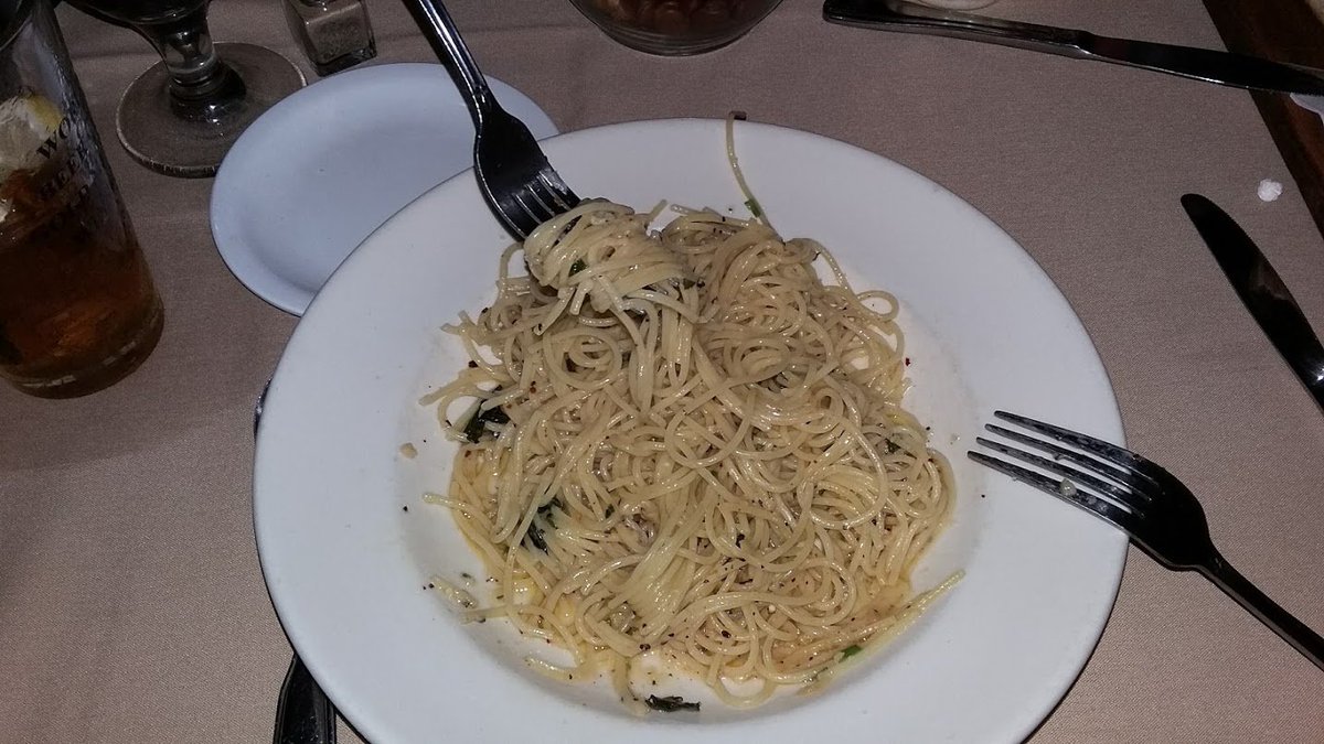 ssejhill's tweet photo. @EvergreenHS Great idea for a worthy cause. Enjoyed a great meal of Mezzanotte at @gigiscucinapove #ChewsToHelp https://t.co/0fh9aWLzHB