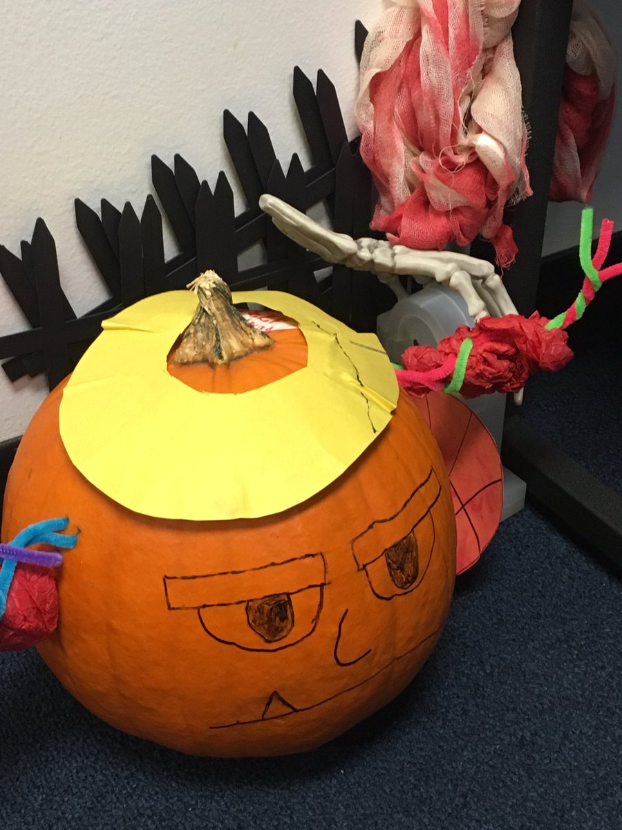BeNobleStreet's tweet photo. Fun moments from yesterday's advisory activity. Check out the 2020 advisory pumpkins. #advisory #benoblestreet #noblenetwork https://t.co/xvqxc7s6Cd