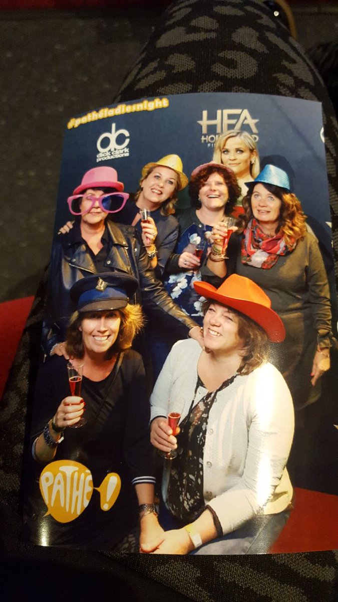 Fluisterboten's tweet photo. Gezellige avond #patheladiesnight https://t.co/HTOs7V2Byu