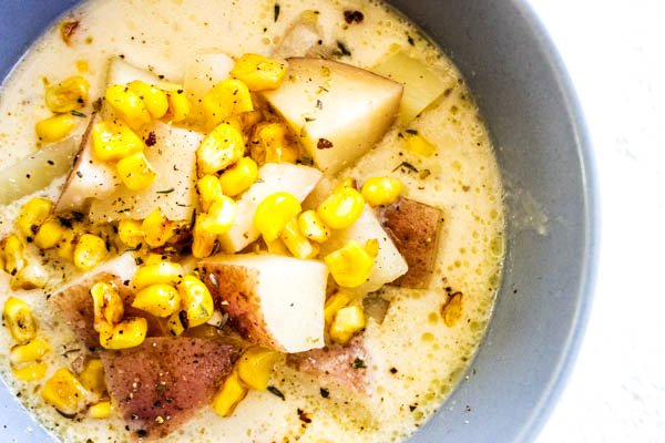 rachelcooksblog's tweet photo. 2 ingredients make this the best SLOW COOKER POTATO & CORN CHOWDER - #IAcornquest AD https://t.co/AWVbMKhOnI https://t.co/gjuDRo40On