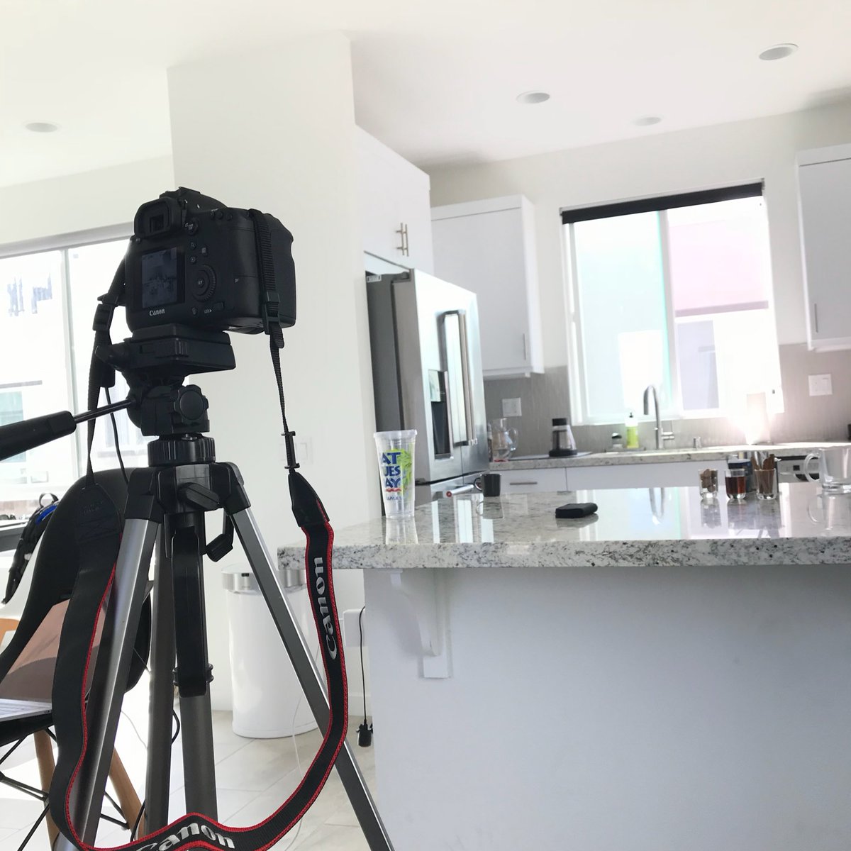 hellocjohnson's tweet photo. Another day another film shoot. #makingads #facebook https://t.co/vAxcnL2vUu