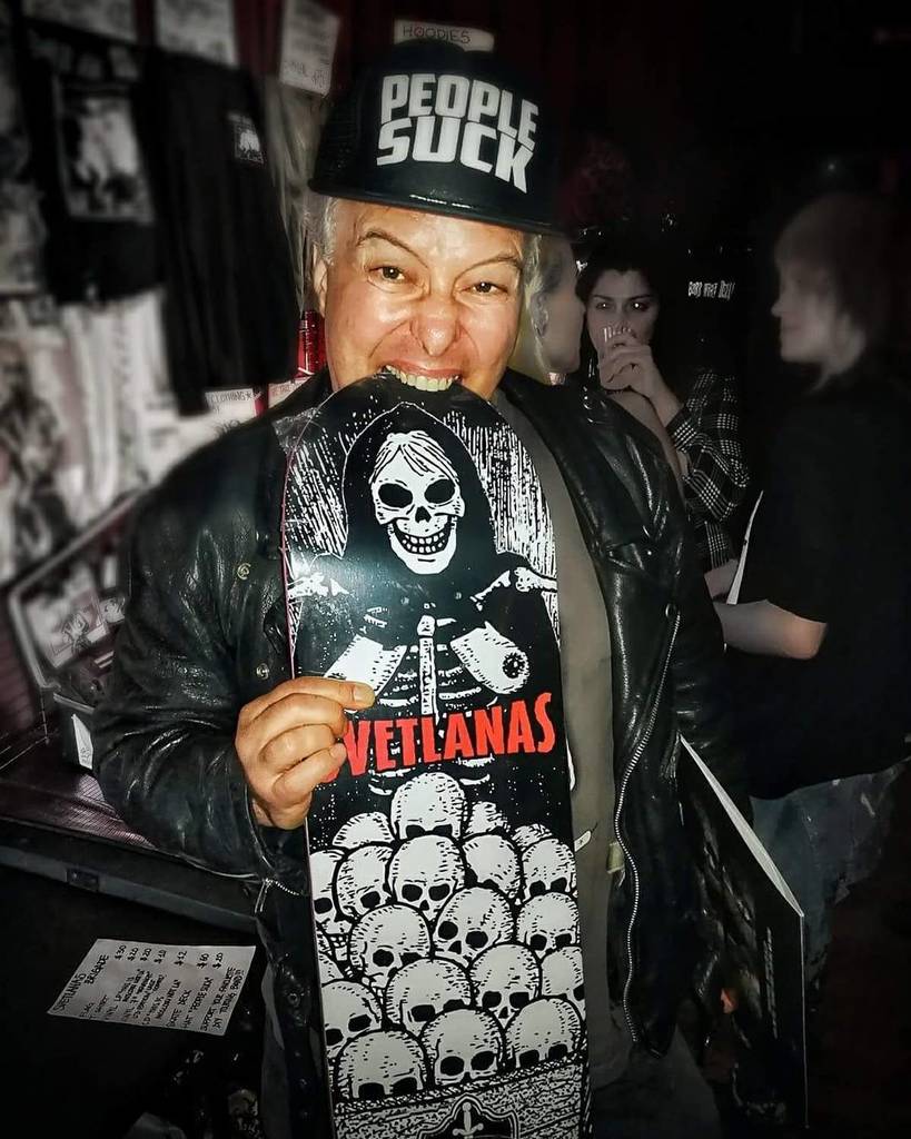 SvetlanasOlga's tweet photo. SVETLANAS taste fucking good! w/ Jello Biafra
#svetlanas #svets #olgasvetlanas #nickoliveri #jellobiafra #desertcore #deadkennedys #lard #l⦠https://t.co/OFNq2R2hIG