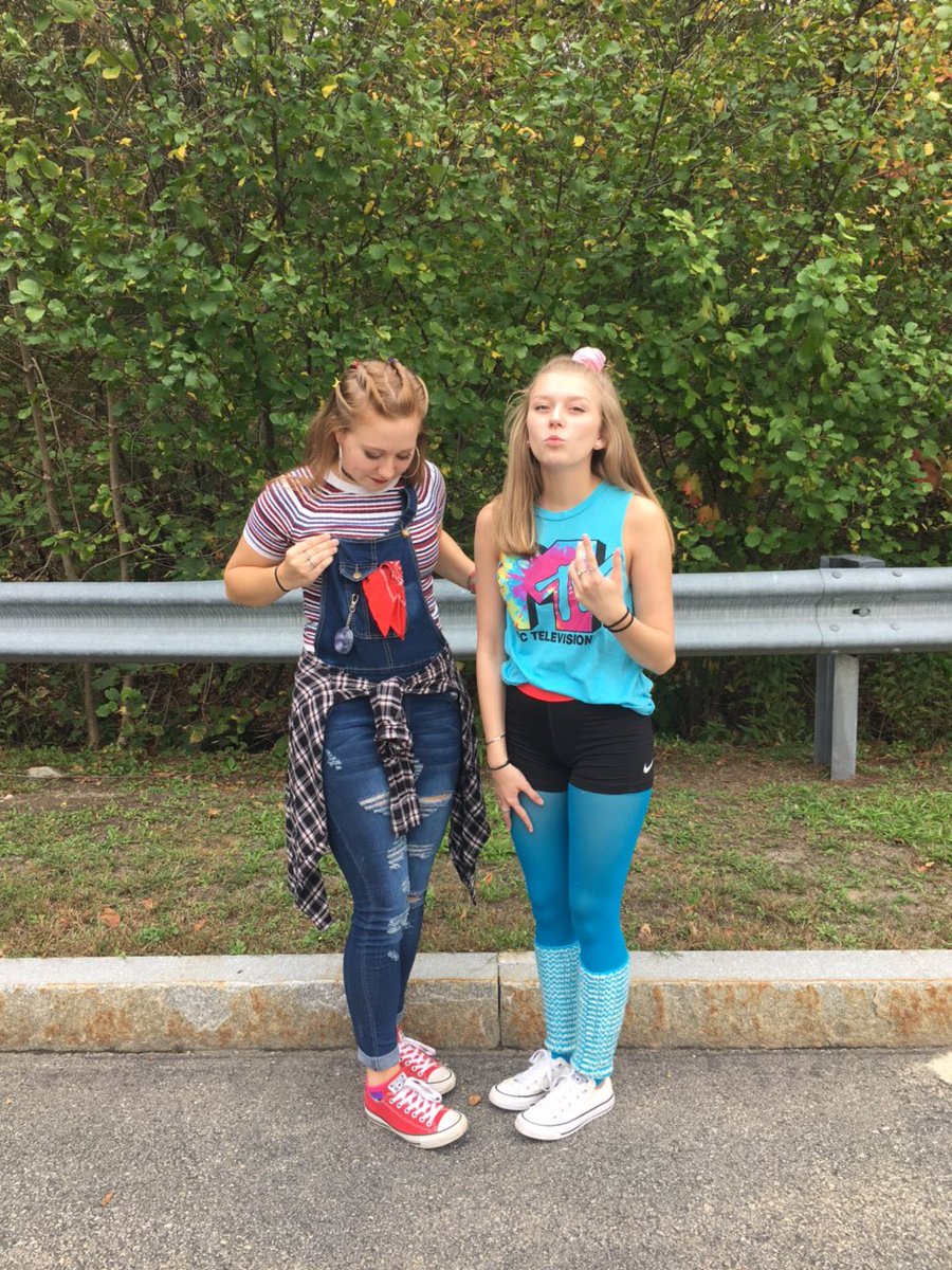 Cmdancer13's tweet photo. #PantherSpirit17 Decades Day https://t.co/MO3epOBSVk