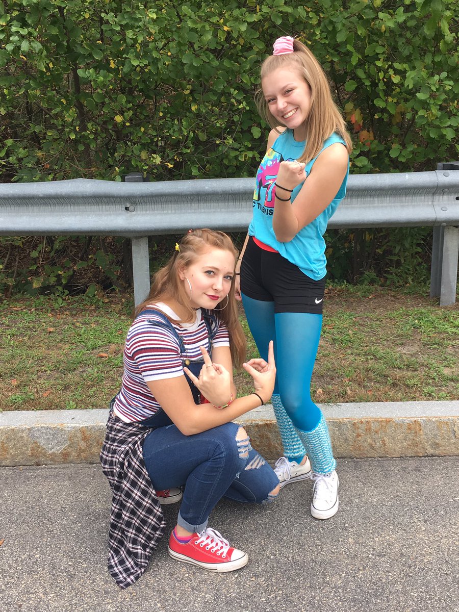 Cmdancer13's tweet photo. #PantherSpirit17 Decades Day https://t.co/MO3epOBSVk