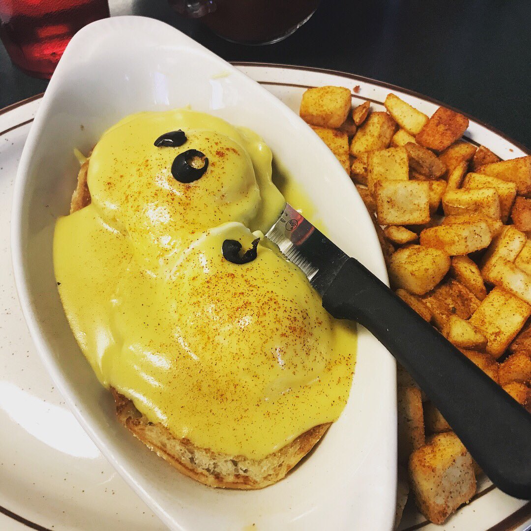 Be still my beating ❤️... we are together again at last. 🍳🥚<a href="/TheEggWorks/">EggWorks / Egg & I</a> #mybennyandme #eggworks #lasvegas #pureperfection