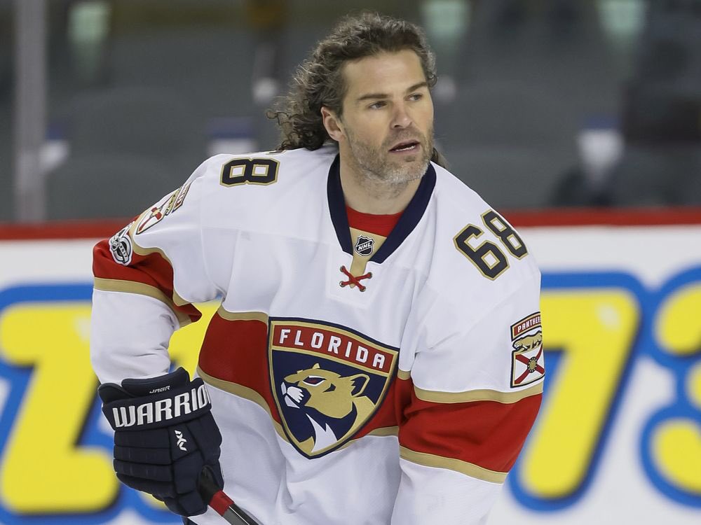 Future Hall-of-Famer Jaromir Jagr plays his 1st game with the Calgary Flames tonight. https://t.co/JEDjiCe8l4