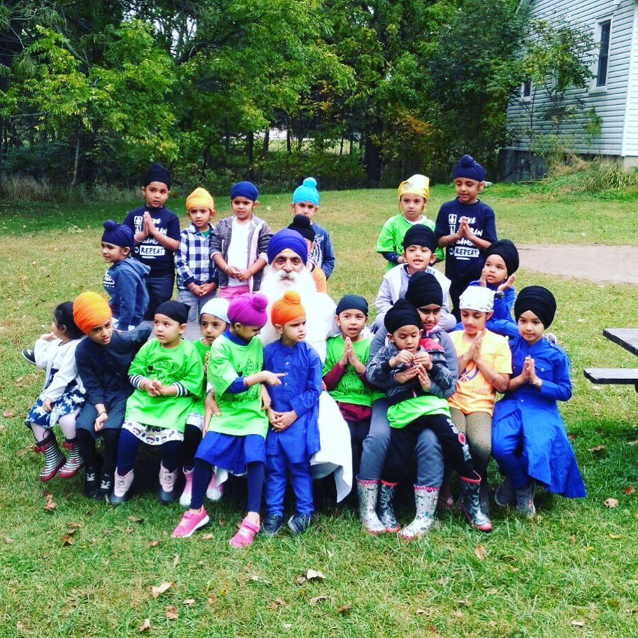 SikhVibes's tweet photo. Official #SikhFamilyCamp #SFC2017 pictures now up check them out: https://t.co/VT0WFoX6Hp #LearningWithFamily #LoveAndTolerance #Family https://t.co/1dWlb3Vov1