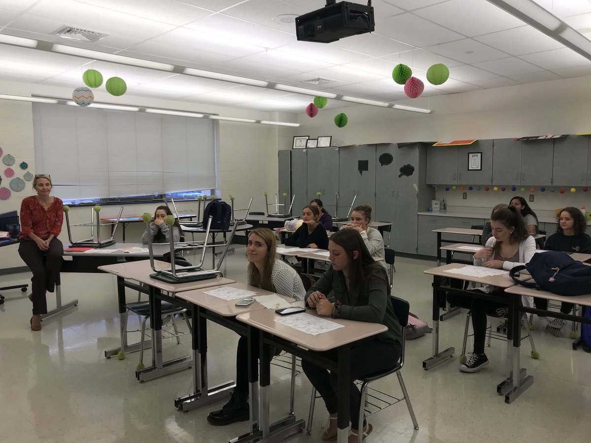 CDHSfccla's tweet photo. Second meeting for FCCLA! So glad to see everyone come out! Everyone grab a friend and come to our next meeting on November 9th! https://t.co/7jxpR3yDnm