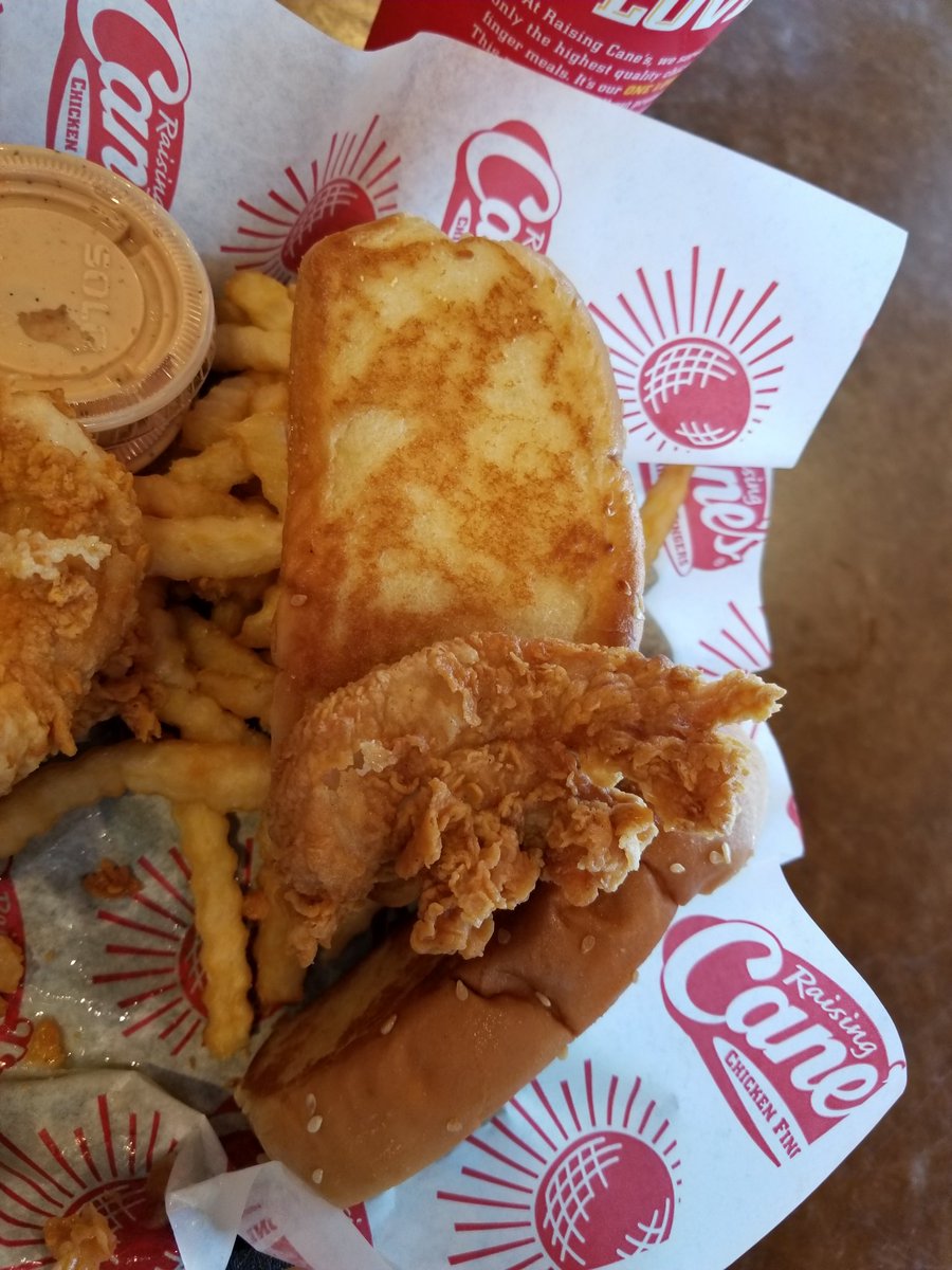 Christbru01's tweet photo. #RaisingCanes #OneLove #Support Is it just me or are these chicken fingers getting smaller? https://t.co/9Ayq0RO0Xv