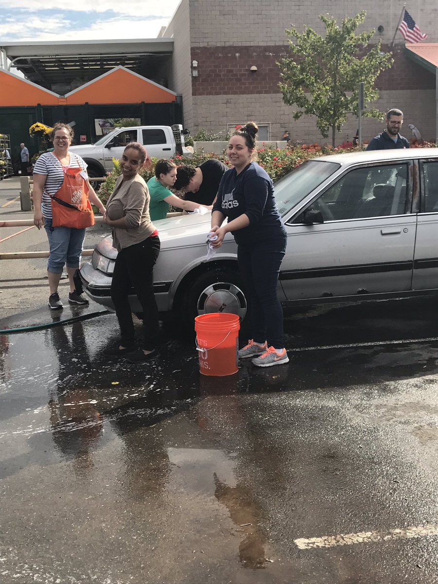 mderosa913's tweet photo. Asm's and dh's washing the cashiers cars for cam ! Servant leadership at its best ! https://t.co/YWRuKZQujz