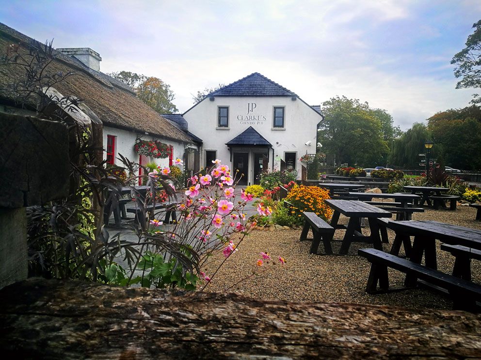 BBluegrassFest's tweet photo. Gastro pub JP Clarke's will be serving food throughout the #BunrattyBluegrassFestival17 performances as part of their Musical Dining event https://t.co/KlA7TgSAFG