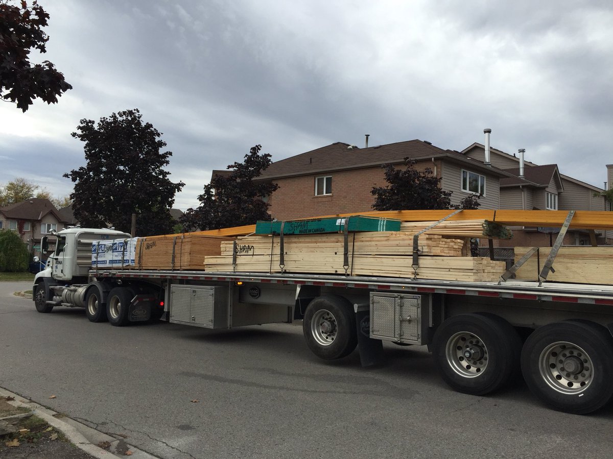 DesignBuildBldg's tweet image. Rona at my home office to deliver material to my Bramalea Road project.