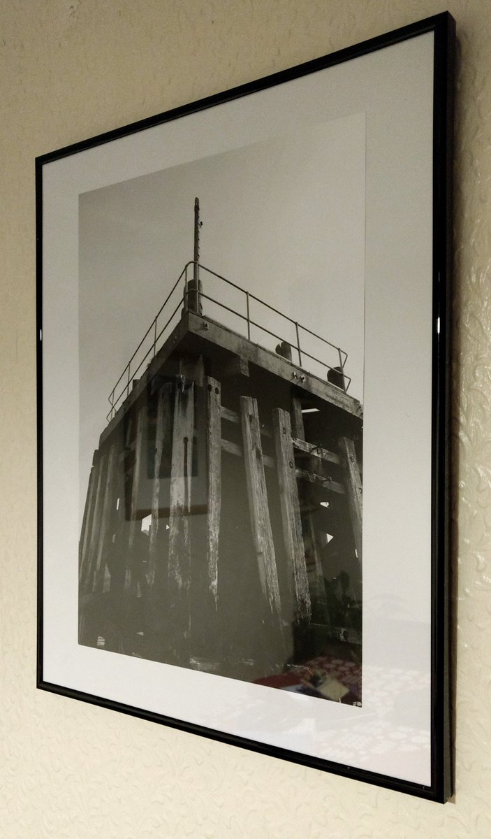 dafyddelfryn's tweet photo. Hia #yagym ma' prints A3 du a gwyn o Gei Trefor a'r gael gan bod nhw wrthi'n ei ddymchwel -£10 heb postio. Cysylltwch oes oes diddordeb 😀 https://t.co/nlMwUpIC1k