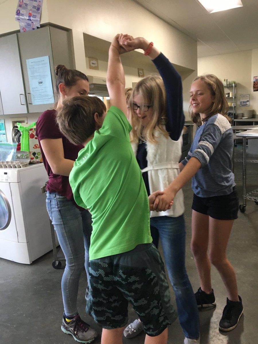 AnissaVT's tweet photo. Group knot challenge to practice problem solving &amp; communication while twisted pretzels bake. https://t.co/mEpCqTi7Zg