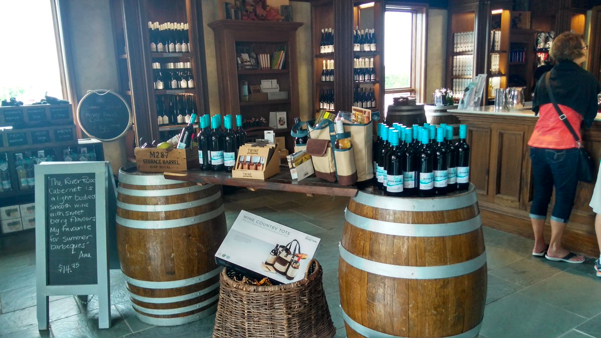 Niagara_DayTour's tweet photo. Having a great time on the winery tour! https://t.co/orHmlG1cvp