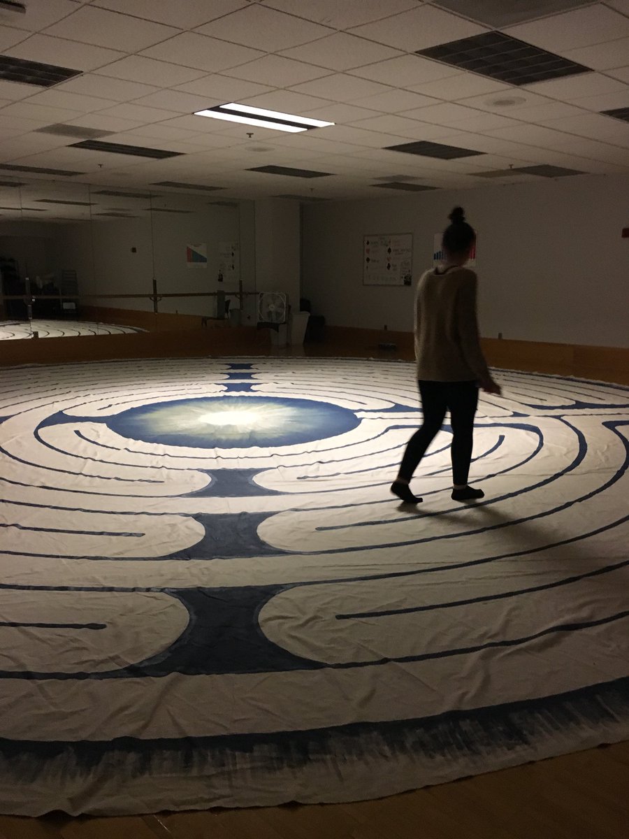 MaddyHusome's tweet photo. Experiencing the labyrinth is great with friends! #walkthelabyrinth #njclass https://t.co/6CIJvotQEp