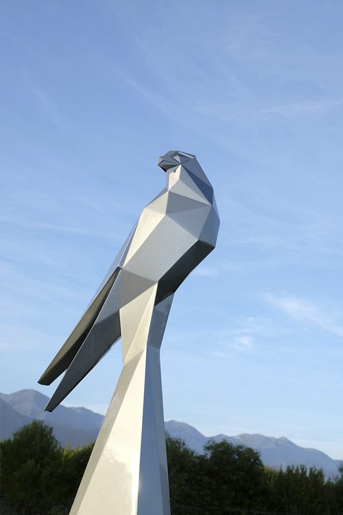 RayAvery's tweet image. View #BenFoster and other #leading #NZ #artists TODAY at #Mossgreen-Webbs - Falcon St, #Parnell
Helping @SirRayAvery #TheLifePod